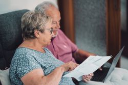 Noi reguli de acordare a biletelor de tratament pentru pensionari în 2025: Cât costă un sejur în principalele stațiuni din țară Noi reguli de acordare a biletelor de tratament pentru pensionari în 2025: Cât costă un sejur în principalele stațiuni din țară